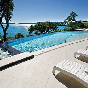 Shorelines Apartment Hamilton Island