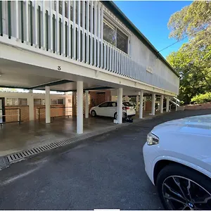 Escape 2br Allambi Rise Holiday home Noosa Heads